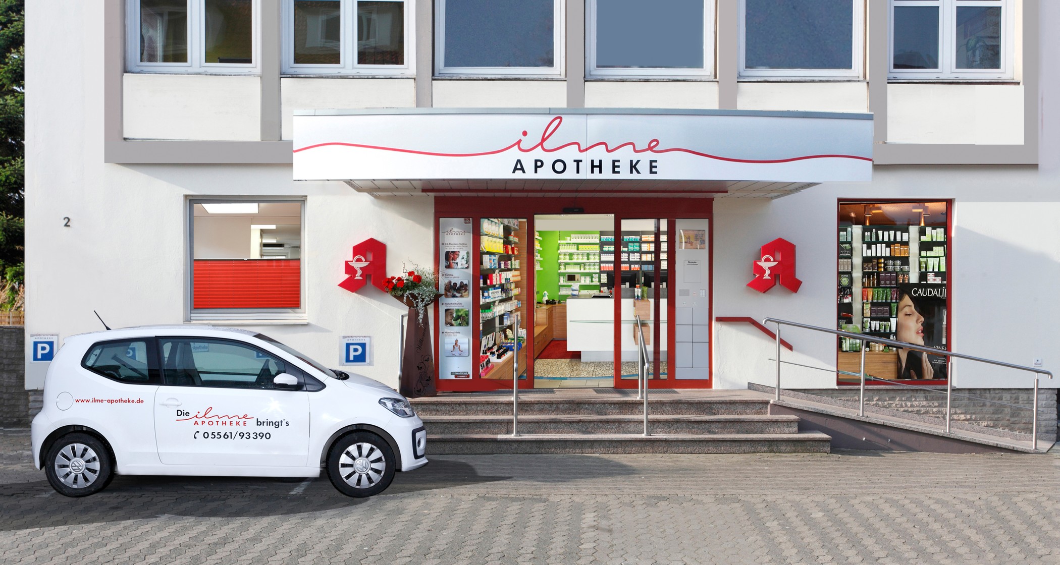 Apotheke draußen am Tag